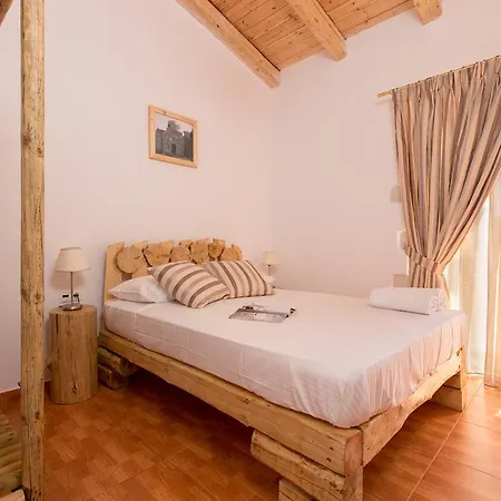Chainteris Villas, Vast Views, By Thinkvilla *